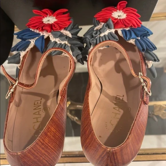 Chanel Rare Runway MarieJane Wedge Brown Floral Heels Size 7.5 M - Picture 10 of 16